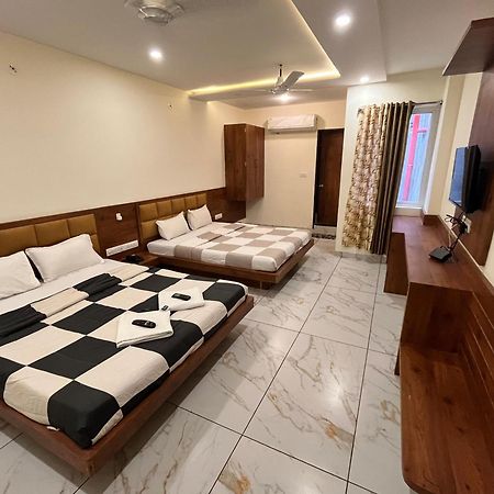 Hotel Prakasham Ujjain Luaran gambar