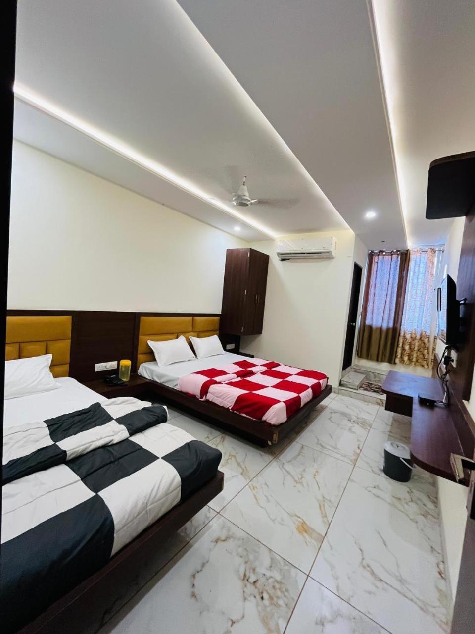 Hotel Prakasham Ujjain Luaran gambar