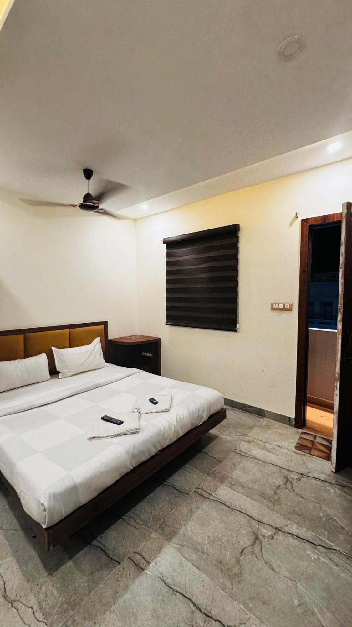 Hotel Prakasham Ujjain Luaran gambar