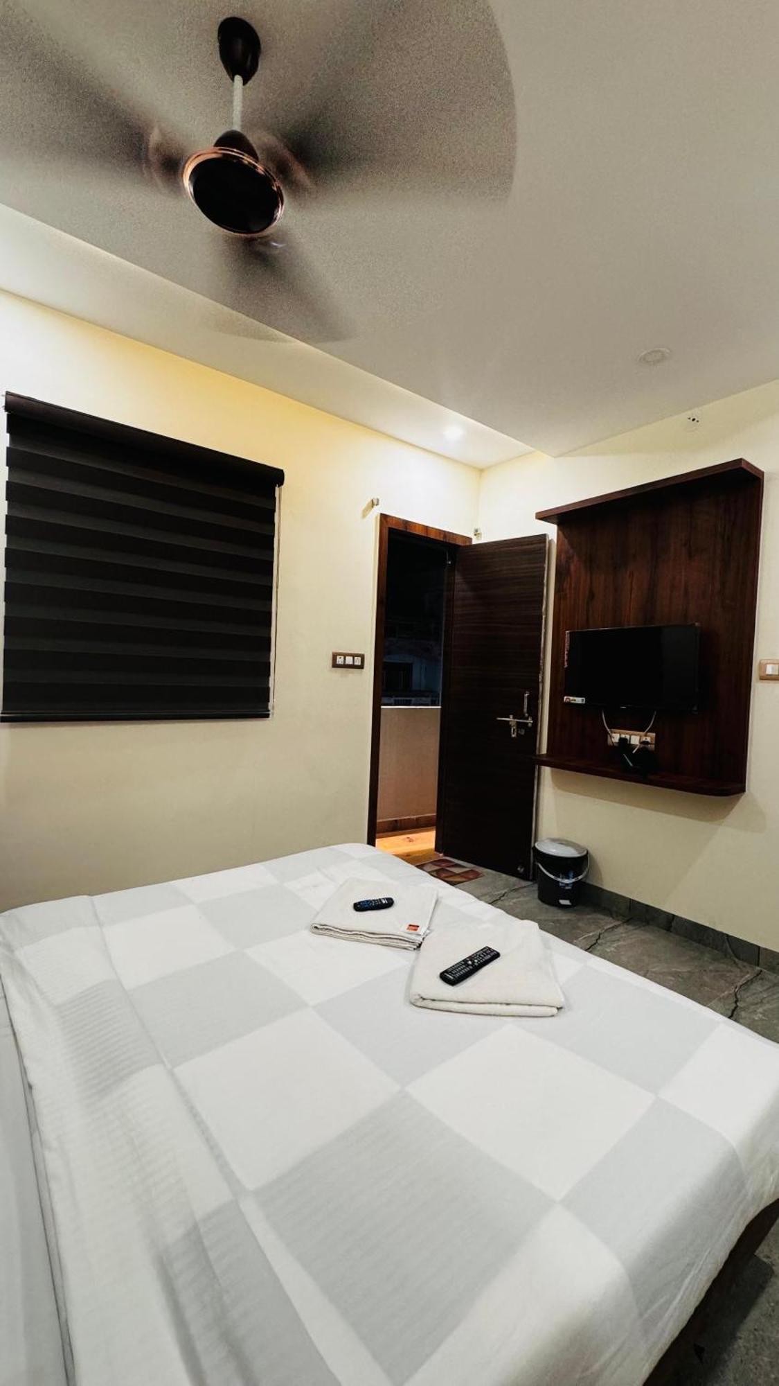 Hotel Prakasham Ujjain Luaran gambar