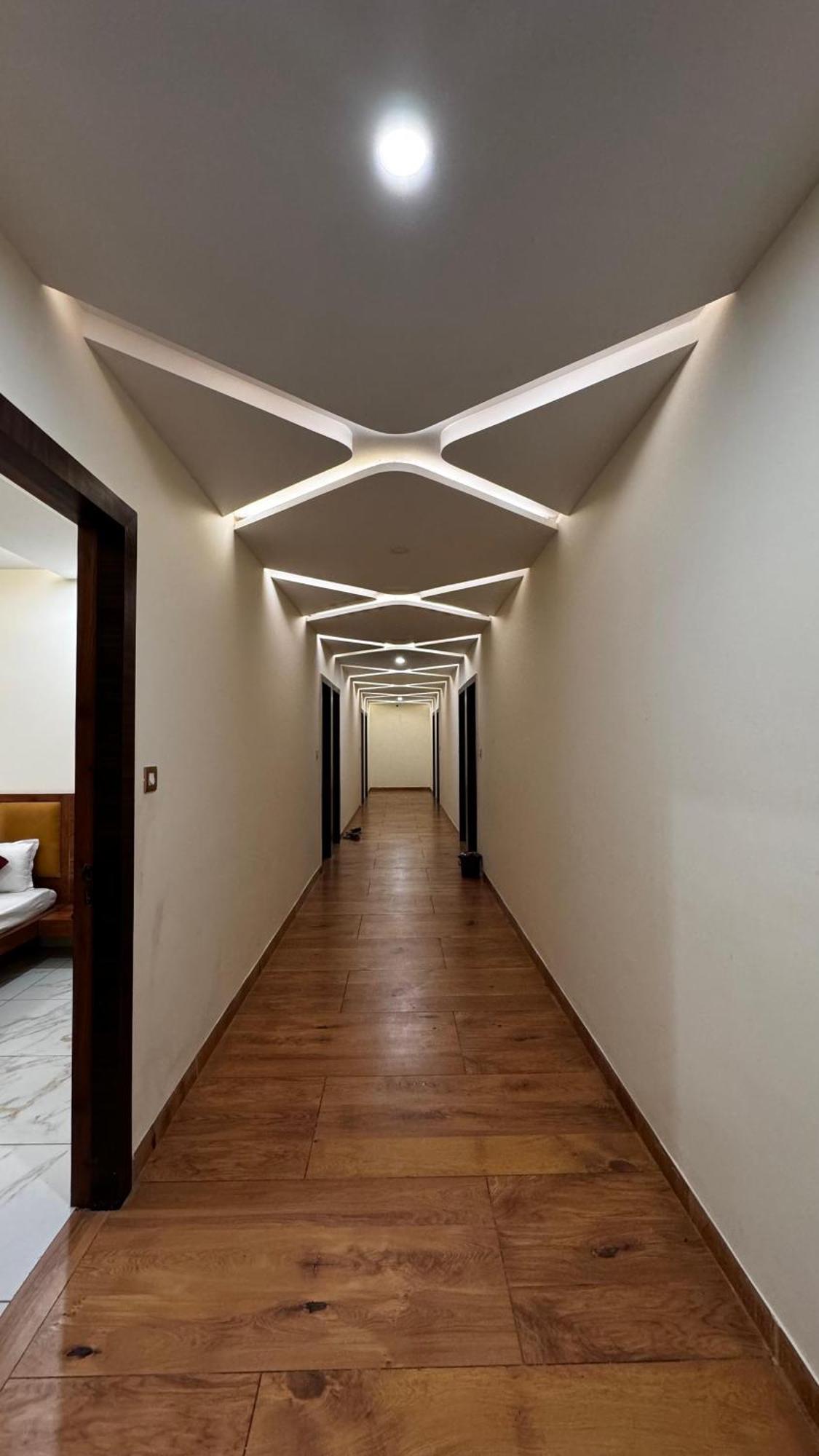 Hotel Prakasham Ujjain Luaran gambar