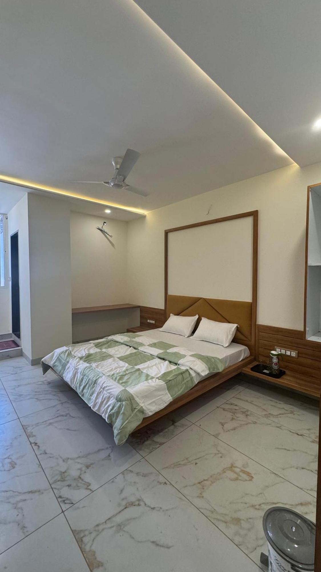 Hotel Prakasham Ujjain Luaran gambar