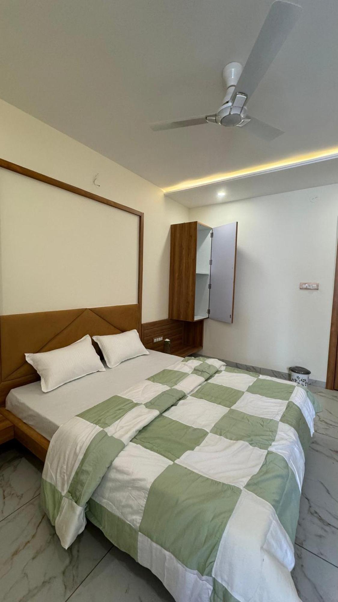 Hotel Prakasham Ujjain Luaran gambar