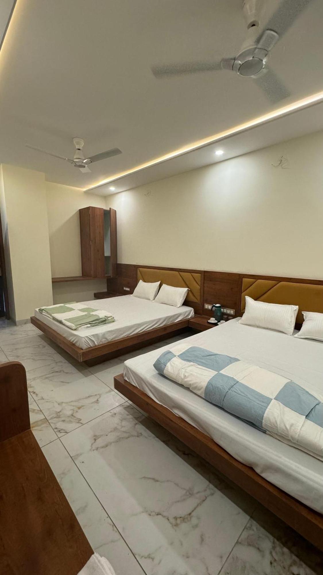 Hotel Prakasham Ujjain Luaran gambar